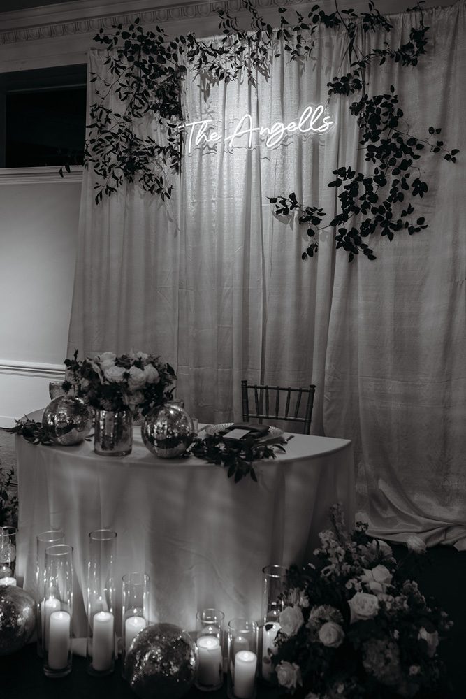 Black and white photo of the head table